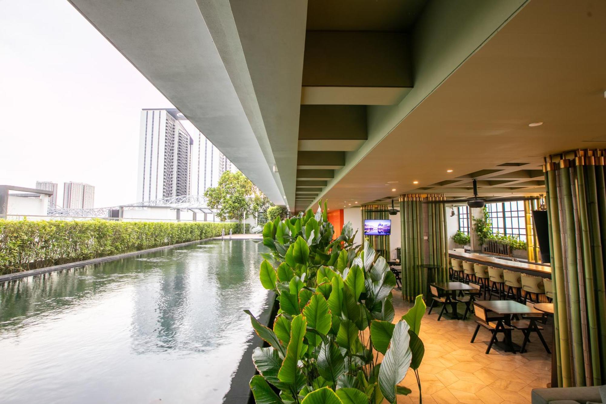 ดิอัปเปอร์ เฮาส์ บาตู กาวัน Hotel Simpang Ampat  ภายนอก รูปภาพ